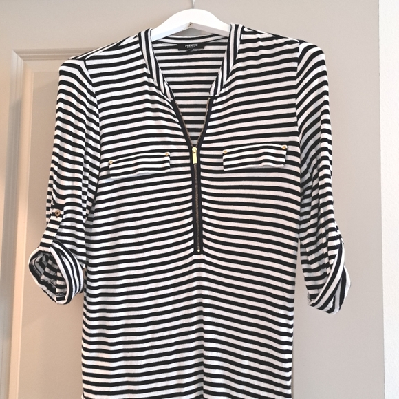 Premise Navy Stripe Top Size Small - Picture 6 of 7